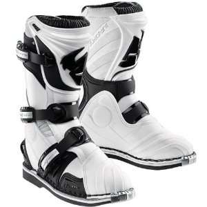   Youth Quadrant Boots , Color: White, Size: 2 XF3411 0190: Automotive