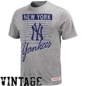   Mitchell & Ness MLB Strikeout T Shirt   Mens: Sports & Outdoors
