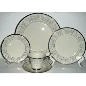  Lenox Windsong Five Piece Place Setting: Everything Else