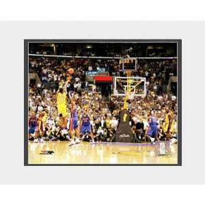  Photo File Los Angeles Lakers Kobe Bryant 3 Point Shot 