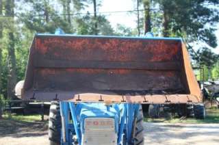 Ford 4000 55 hp tractor w/loader. Very strong GAS motor, CHEAP, CHEAP 