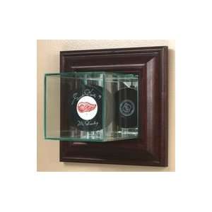   Wall Mounted Glass Single Hockey Puck Display Case: Sports & Outdoors