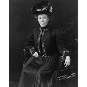  1905 photo Mrs. William H. Taft, three quarter length 