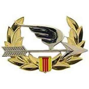  Vietnam U.S. Army Ranger Pin 2 1/4 Arts, Crafts & Sewing