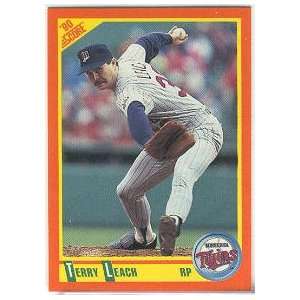 1990 Score Rookie and Traded 43T Terry Leach Minnesota Twins(Baseball 