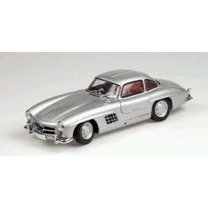  1954 Mercedes 300 SL Gullwing Silver 1/18 Minichamps Toys 