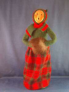 Byers Choice Woman Caroler 1993 with Brown Muff  
