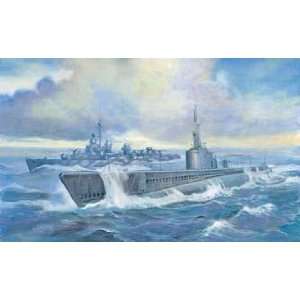    AFV Club 1/350 USS Gato Class Submarine 1942 Kit Toys & Games