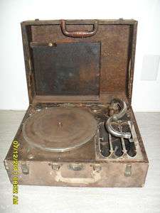Silvertone Deluxe Portable Crank Handle Phonograph  