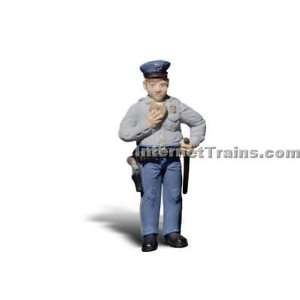    Woodland Scenics Large Scale Figure   Cop w/Doughnut Toys & Games