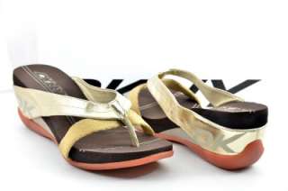 DKNY Huntington Sandals Flats Flip Flops Shoes Sz 10  