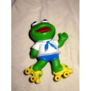  vintage kermit the frog on skates   mini pvc figure 
