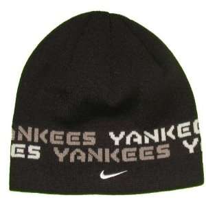 Mens New York Yankees Navy Blue Better Knit Cap:  Sports 