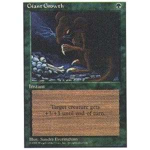  Magic the Gathering   Giant Growth   Fourth Edition Toys 