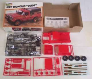 4x4 JEEP HONCHO Truck w Camper Top RED BODY 1:25 Revell Pickup Model 