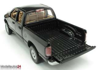 Motor Max 1:18 Dodge Ram 1500 Quad Cab 2002 schwarz  