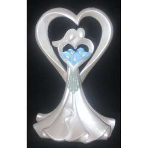  Bride and Groom with Blue Calla Lily Bouquet Cake Top: Home & Kitchen