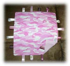 Girls Pink Camo Taggie Blanket  