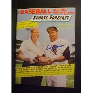 Early Wynn Chicago White Sox Autographed 1960 Sports Forecast Magazine
