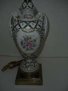 FREDERICK COOPER Handpainted Porcelain Lamp   Minty Condition  