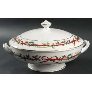 Royal Worcester Holly Ribbons Round Covered Vegetable, Fine China 