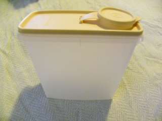 Tupperware Cereal Container Round Flip Top Lid Medium  